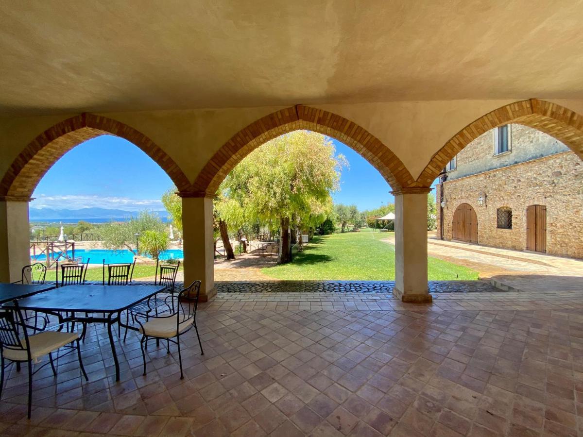Le Colline Del Gelso-Masseria Mazzei Россано Екстер'єр фото