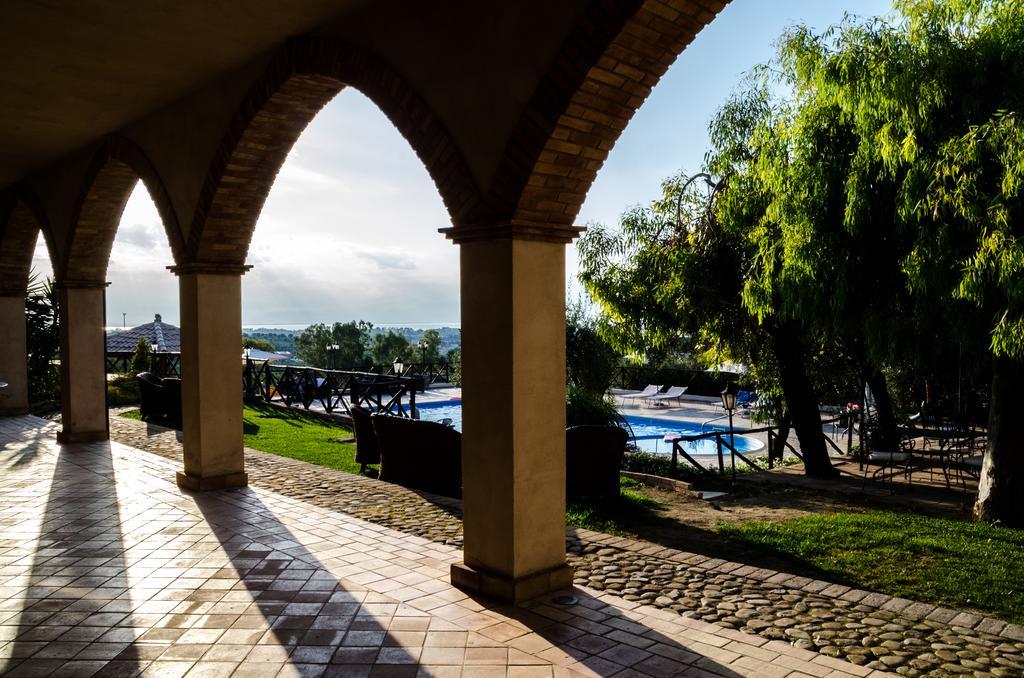 Le Colline Del Gelso-Masseria Mazzei Россано Екстер'єр фото